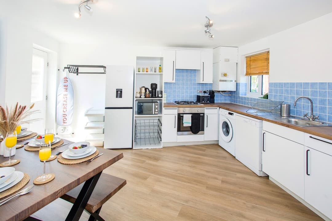 Comfy 3-Bed City Home • Parking • Near Deansgate - View 10