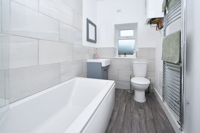 Entire 2 Bedroom Modern Home In Cheshire East - View 2