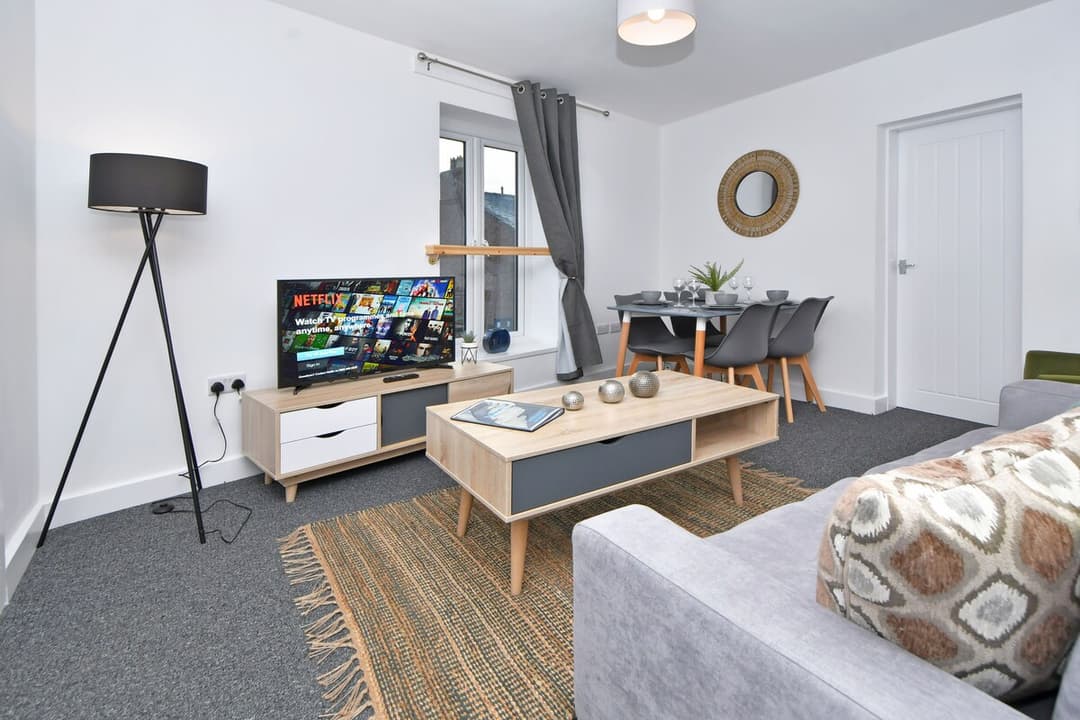 Entire 2 Bedroom Modern Home In Cheshire East - View 1