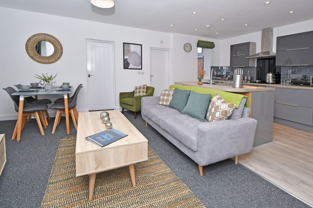 Entire 2 Bedroom Modern Home In Cheshire East - View 11