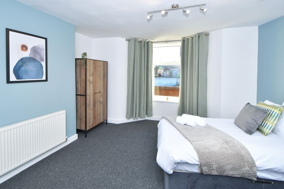 Entire 2 Bedroom Modern Home In Cheshire East - View 18