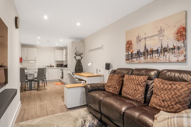 Contractor Ready Apt • Free Parking • Fast Wi-Fi - View 1