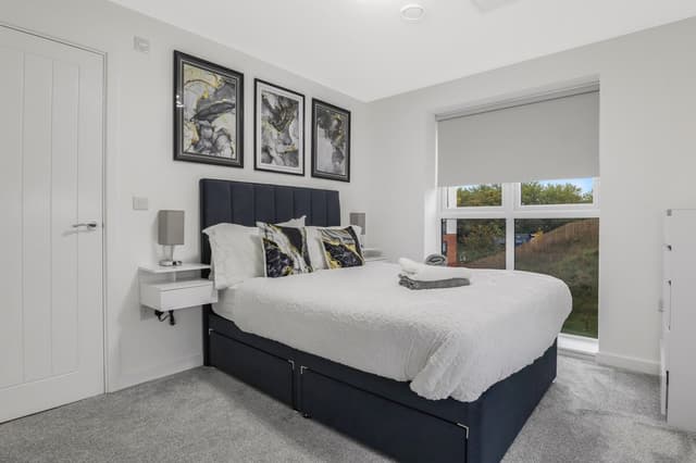 Contractor Ready Apt • Free Parking • Fast Wi-Fi - View 3