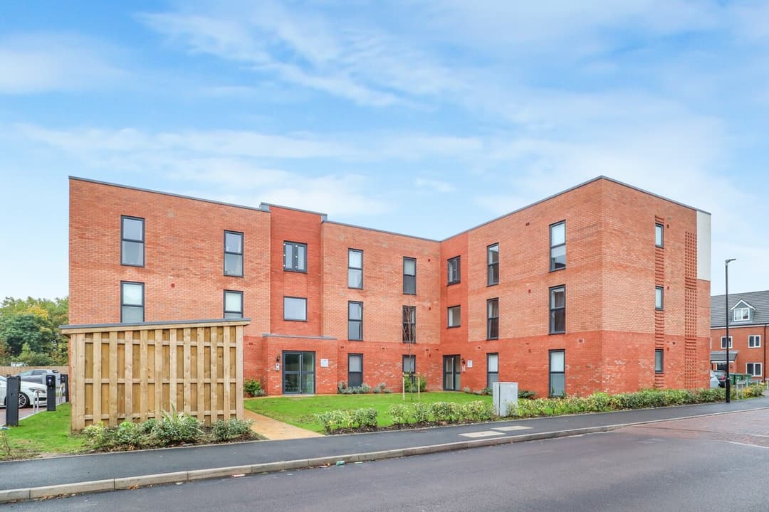 Contractor Ready Apt • Free Parking • Fast Wi-Fi - View 7
