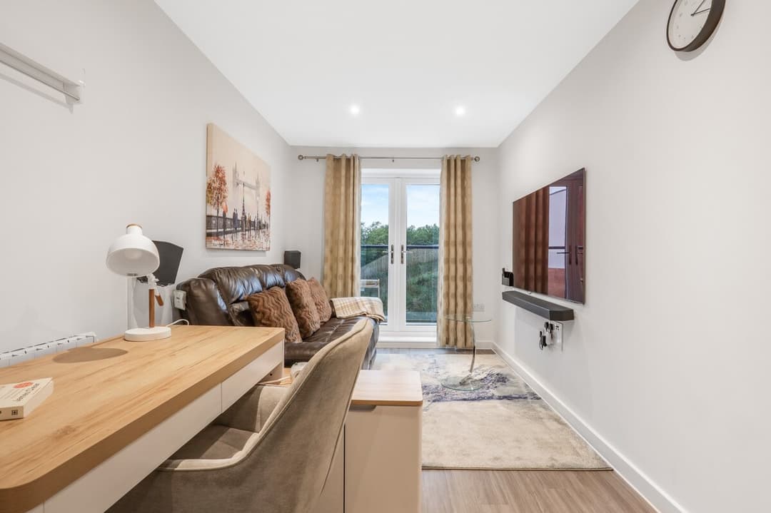 Contractor Ready Apt • Free Parking • Fast Wi-Fi - View 1