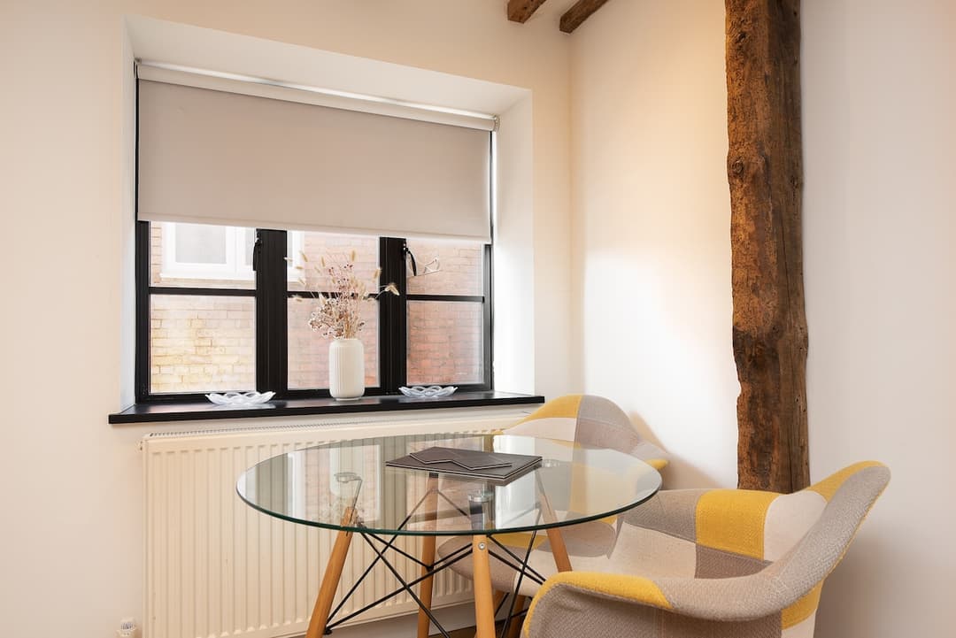 Spacious 1 Bedroom Flats, Banbury High Street - View 4