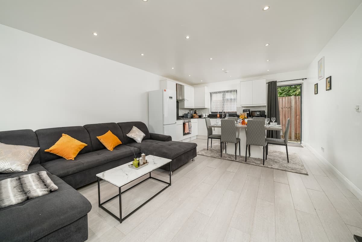 3 Bedroom Apartment