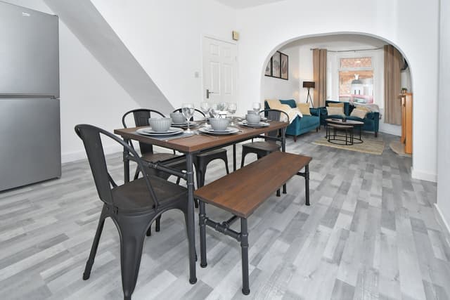 Entire 3 Bedroom Modern Home In Cheshire East - View 1