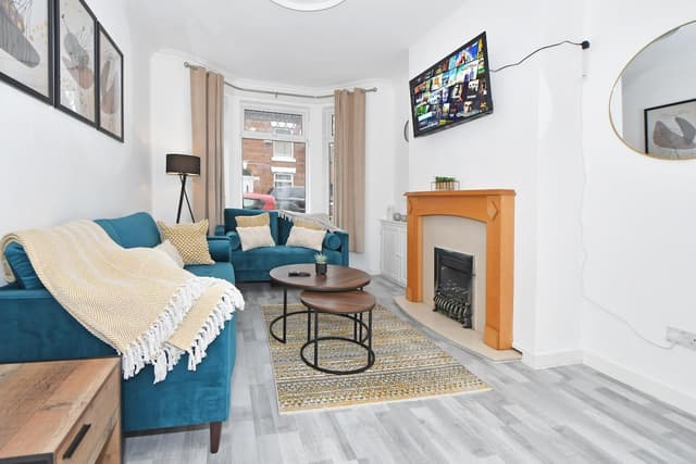 Entire 3 Bedroom Modern Home In Cheshire East - View 4