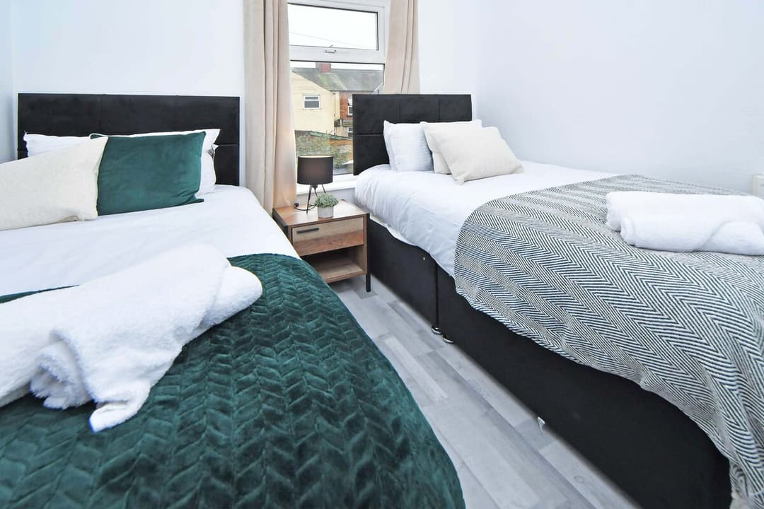 Entire 3 Bedroom Modern Home In Cheshire East - View 20