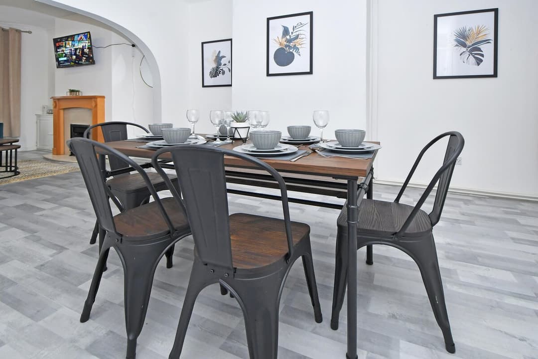 Entire 3 Bedroom Modern Home In Cheshire East - View 28