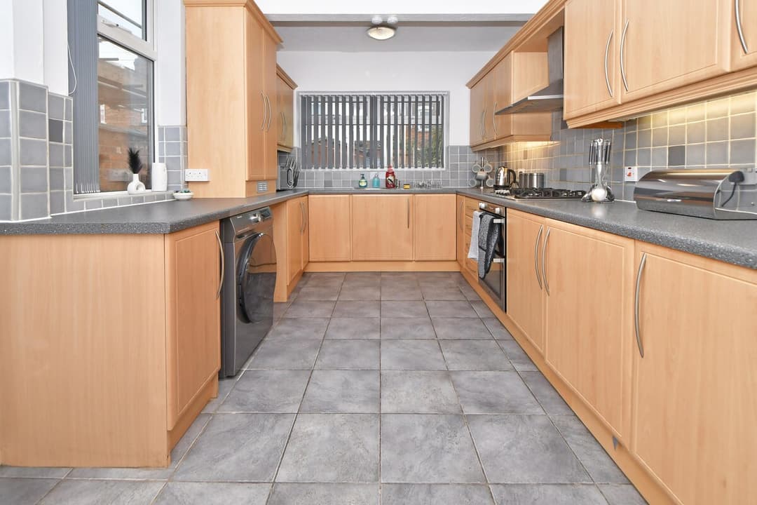 Entire 3 Bedroom Modern Home In Cheshire East - View 31