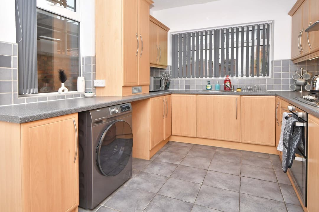 Entire 3 Bedroom Modern Home In Cheshire East - View 33