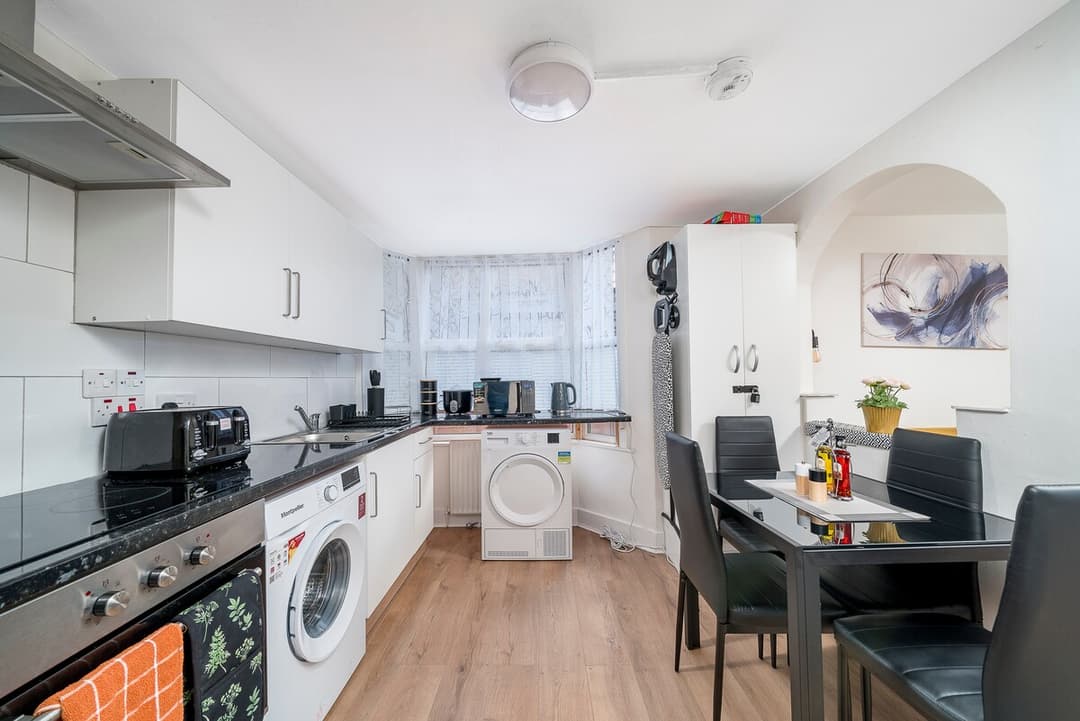 London 2-Bed Flat | Wood Green | Permit Parking - View 5