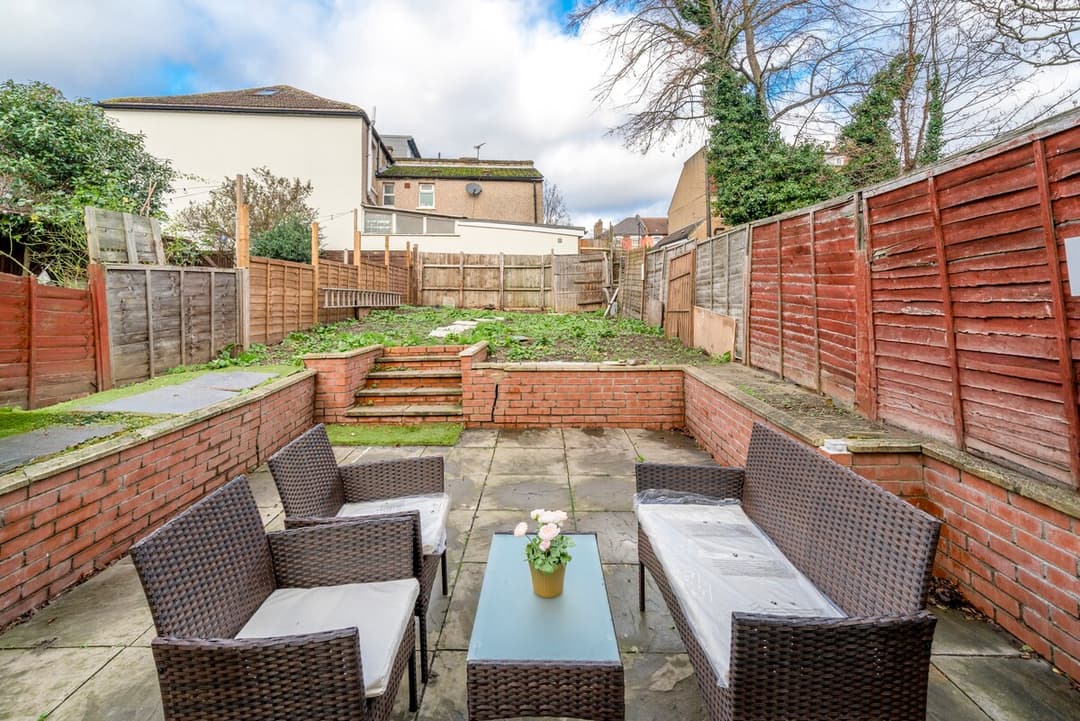 London 2-Bed Flat | Wood Green | Permit Parking - View 6