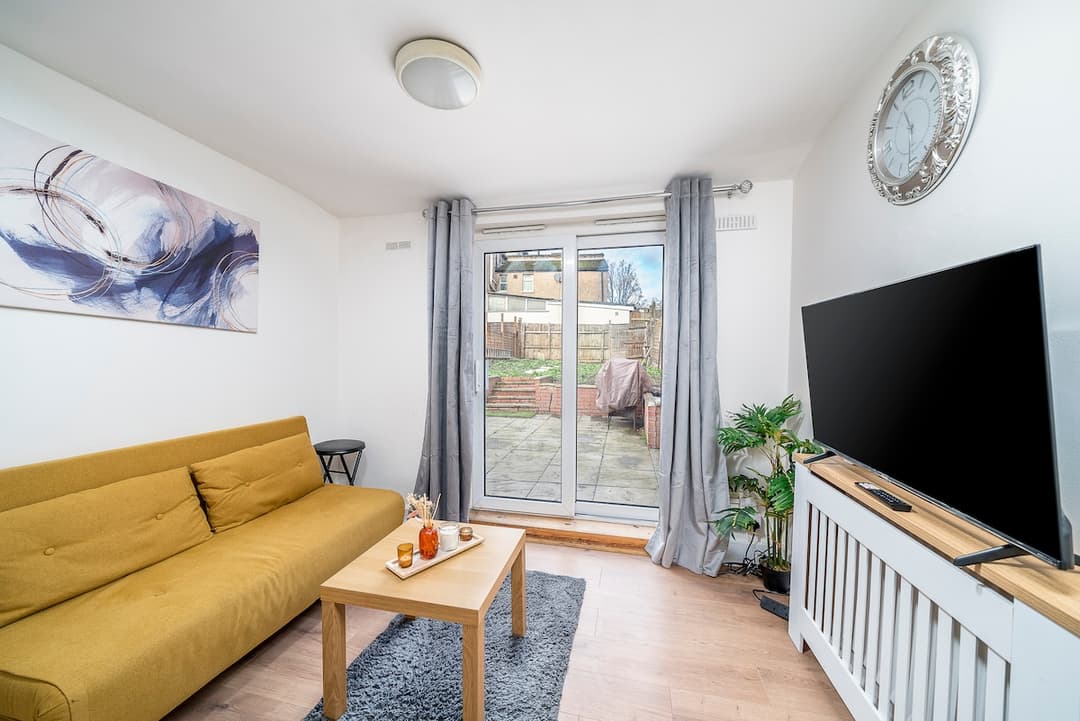 London 2-Bed Flat | Wood Green | Permit Parking - View 2