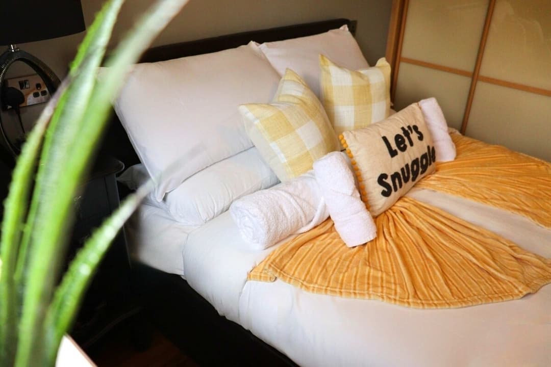 Luxury 3BR House Parking Fast WiFi Heathrow - View 9