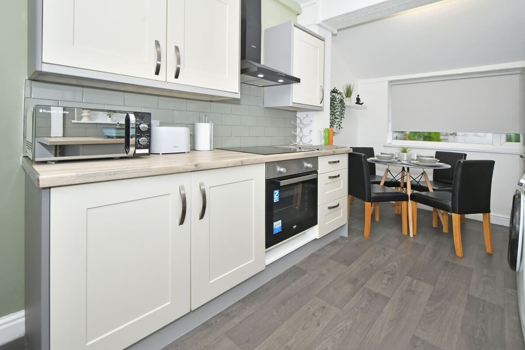 Entire 3 Bedroom 2 Bathroom House In Crewe, Cheshire East - View 8