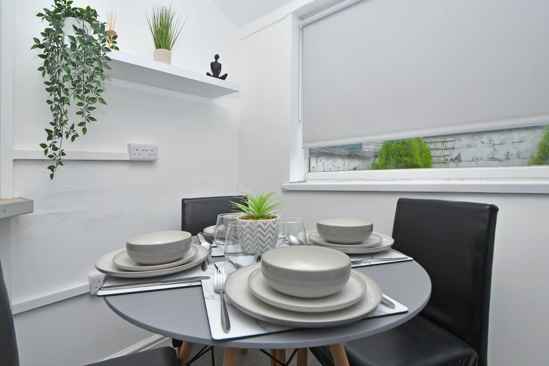 Entire 3 Bedroom 2 Bathroom House In Crewe, Cheshire East - View 26