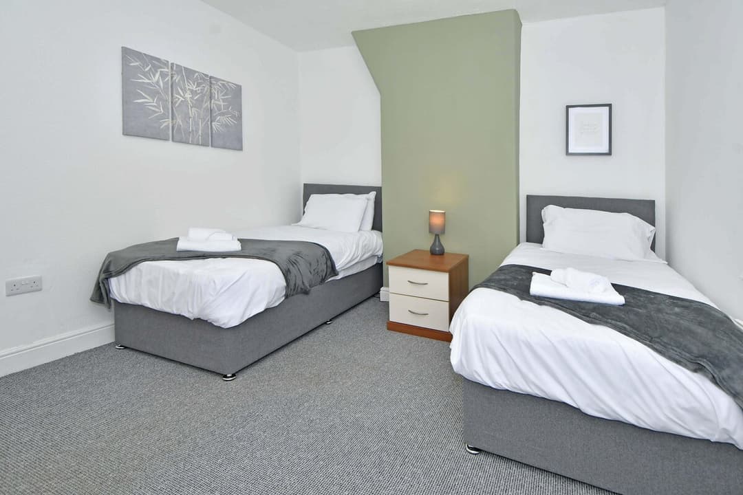Entire 3 Bedroom 2 Bathroom House In Crewe, Cheshire East - View 28