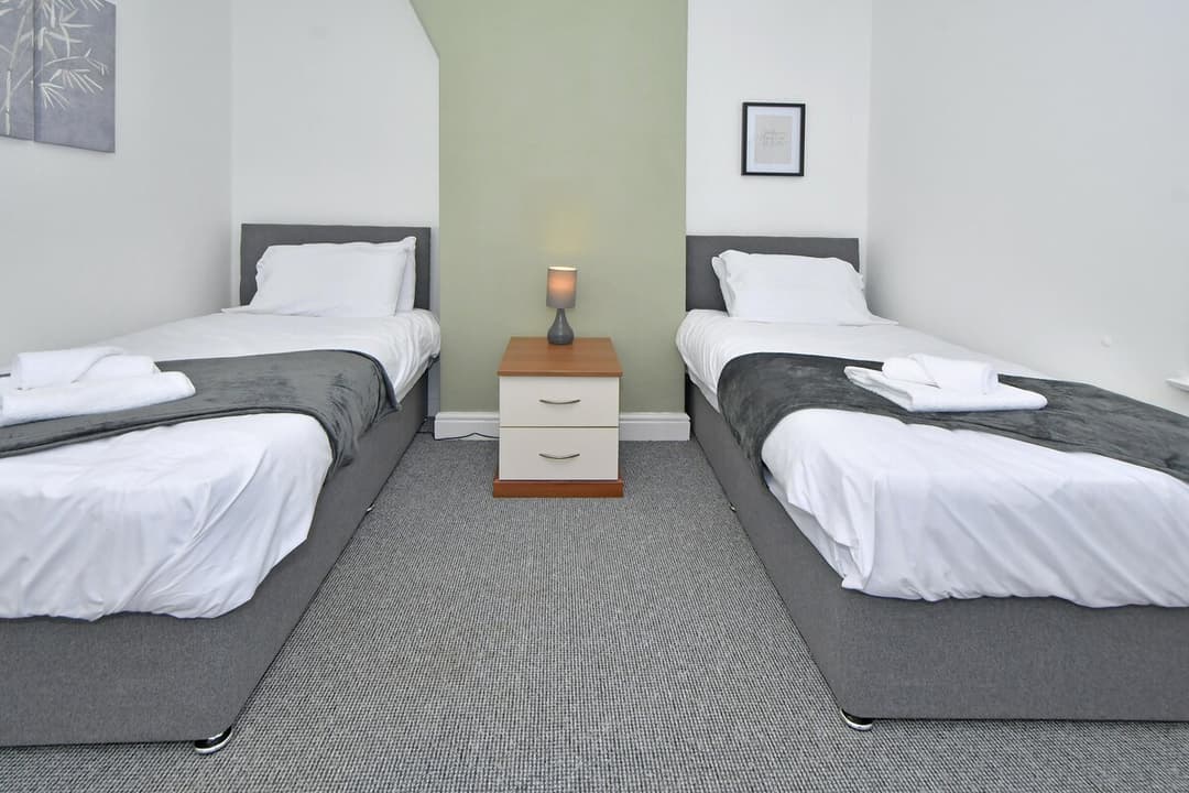 Entire 3 Bedroom 2 Bathroom House In Crewe, Cheshire East - View 31