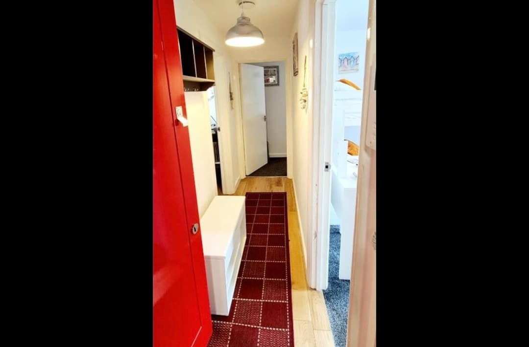 Bournemouth Apt -10 Min Walk From Beach- Free Parking - View 9