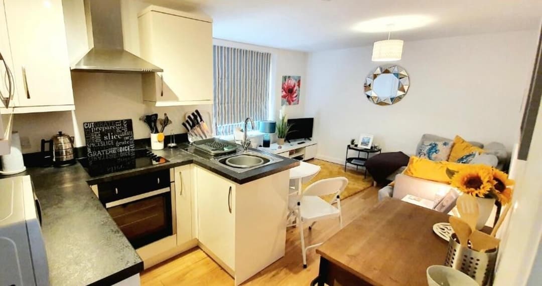 Bournemouth Apt -10 Min Walk From Beach- Free Parking - View 10