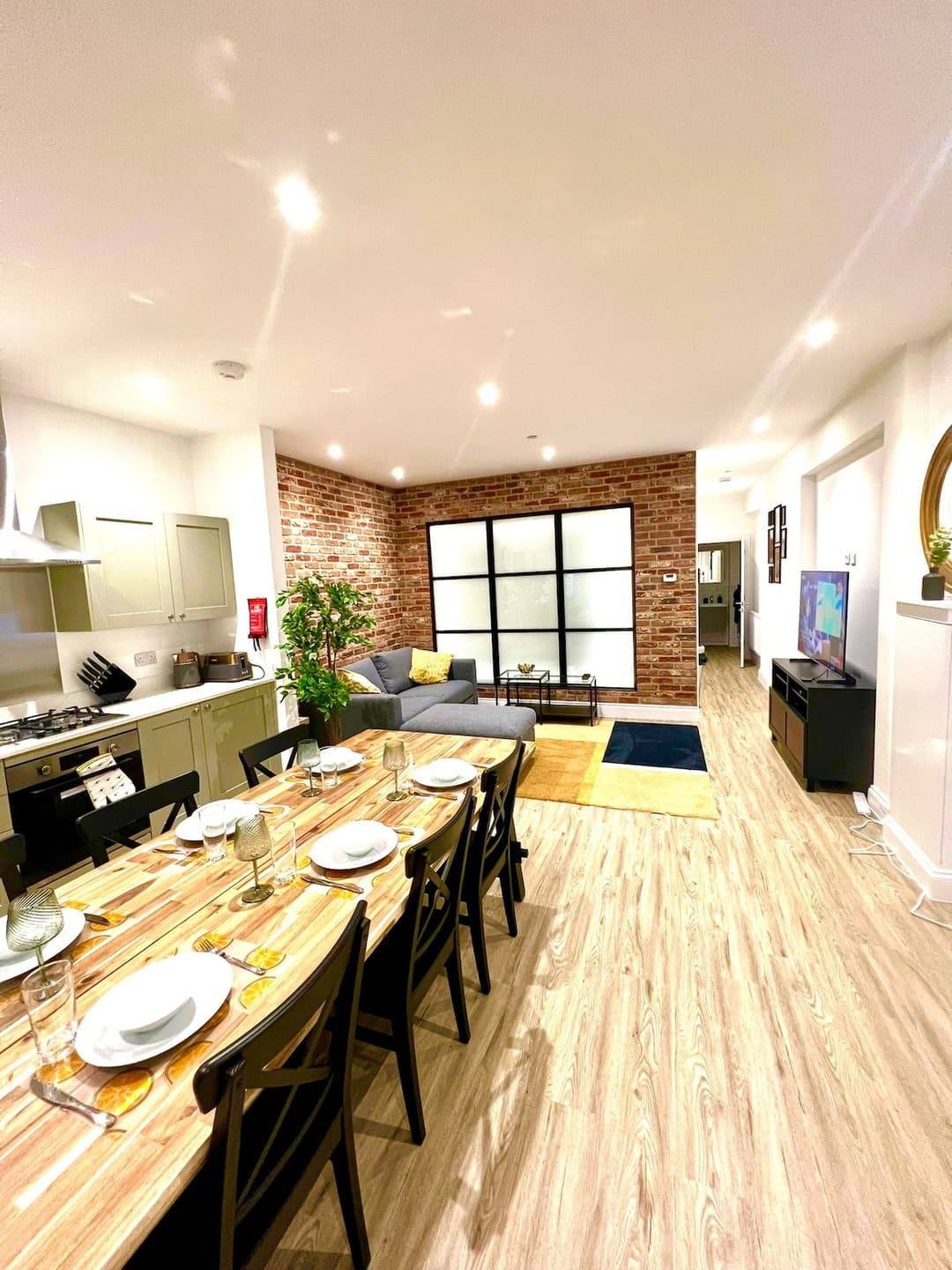 Eastcliff Apt-- 6 Min Walk From Beach - View 1