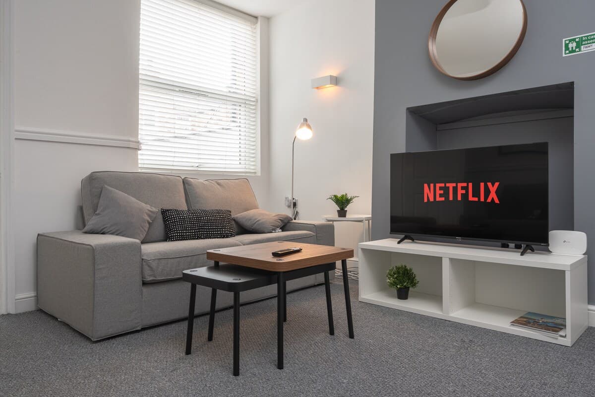 Entire 3 Modern Bedroom Home In Cheshire East| Ideal For Contractors
