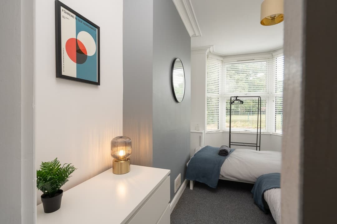 Entire 3 Modern Bedroom Home In Cheshire East| Ideal For Contractors - View 34