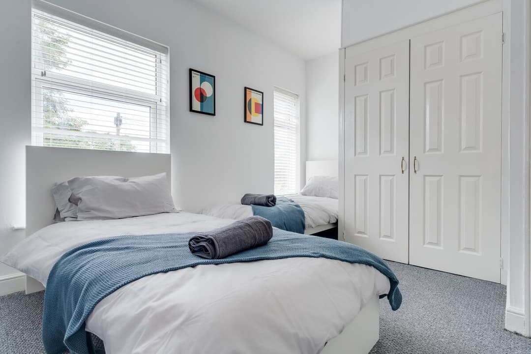 Entire 3 Modern Bedroom Home In Cheshire East| Ideal For Contractors - View 59