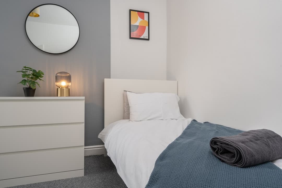 Entire 3 Modern Bedroom Home In Cheshire East| Ideal For Contractors - View 62