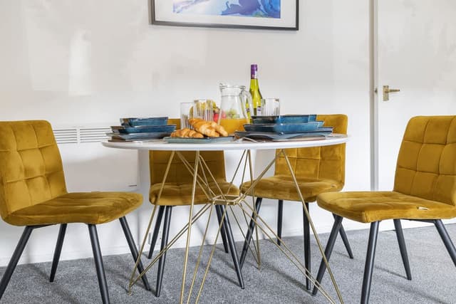 Stylish 1-bed Luxury Retreat- Perfect For Relaxation | London  - View 3
