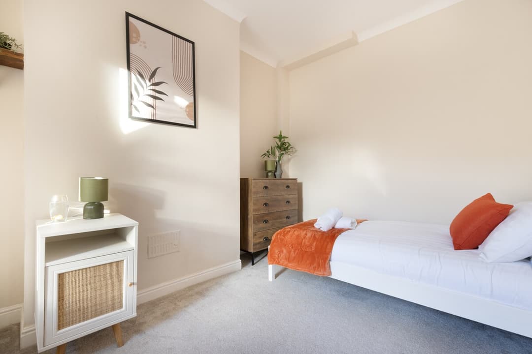Contractors| Longer stays| relocators |Parking| - View 12