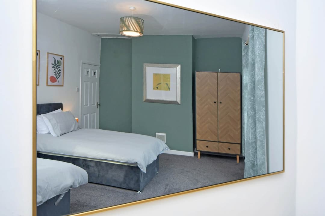 Spacious 3 Bedroom Modern House In Cheshire East - View 20