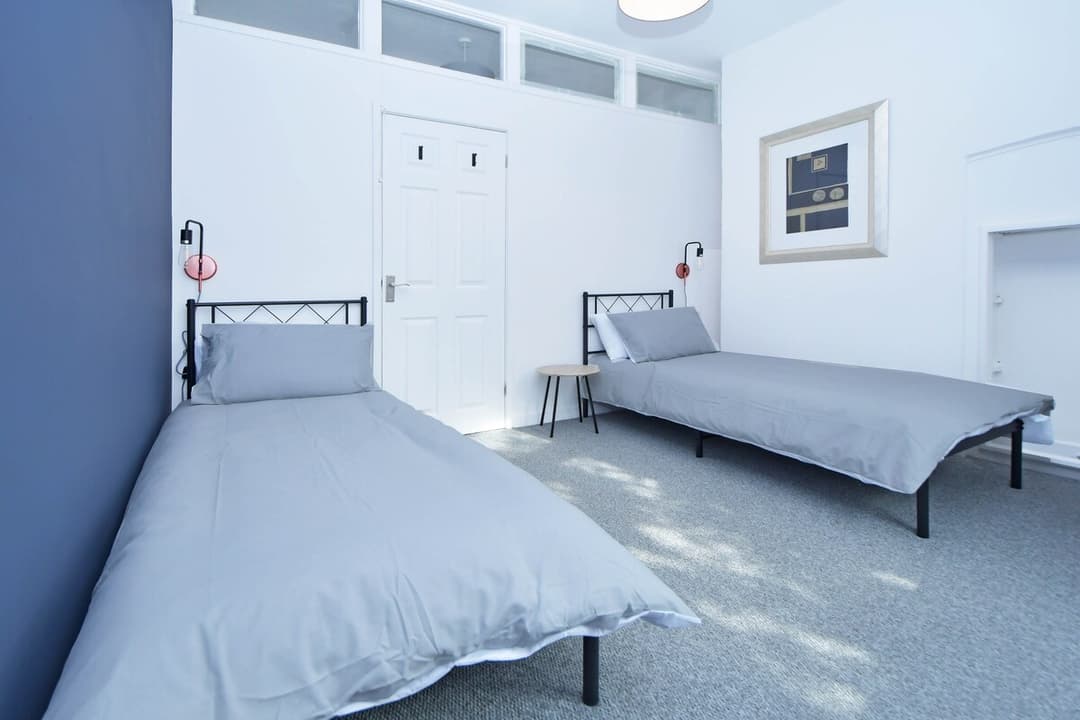 Spacious 3 Bedroom Modern House In Cheshire East - View 29