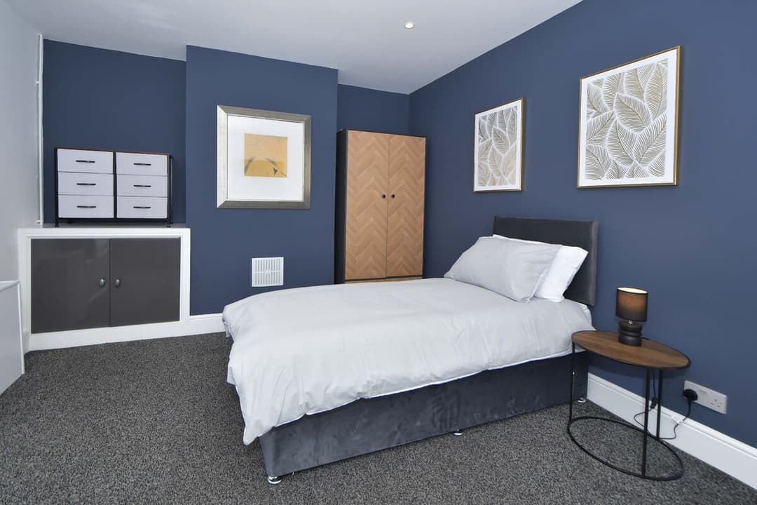 Spacious 3 Bedroom Modern House In Cheshire East - View 32