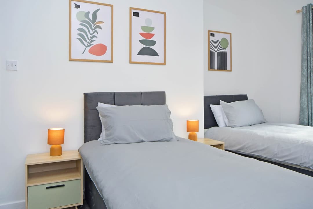 Spacious 3 Bedroom Modern House In Cheshire East - View 39