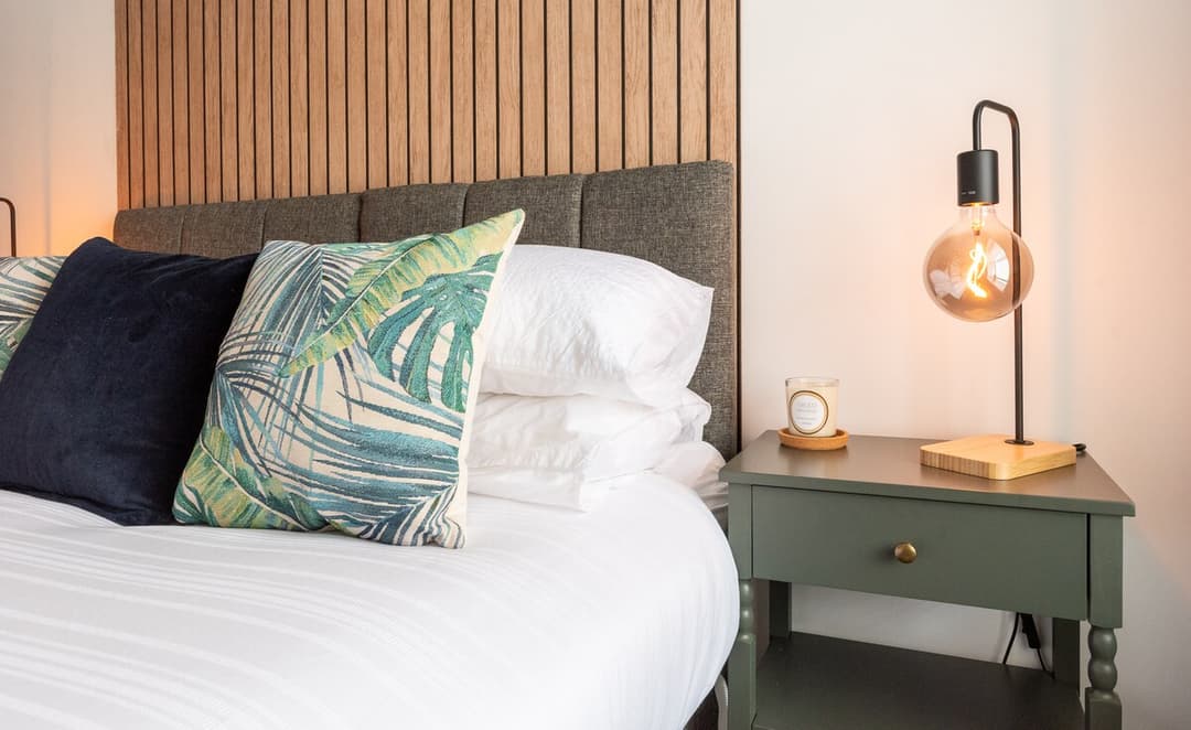 Stylish 1 Bedroom Central Apartment | Town Centre Ft 6 - View 5