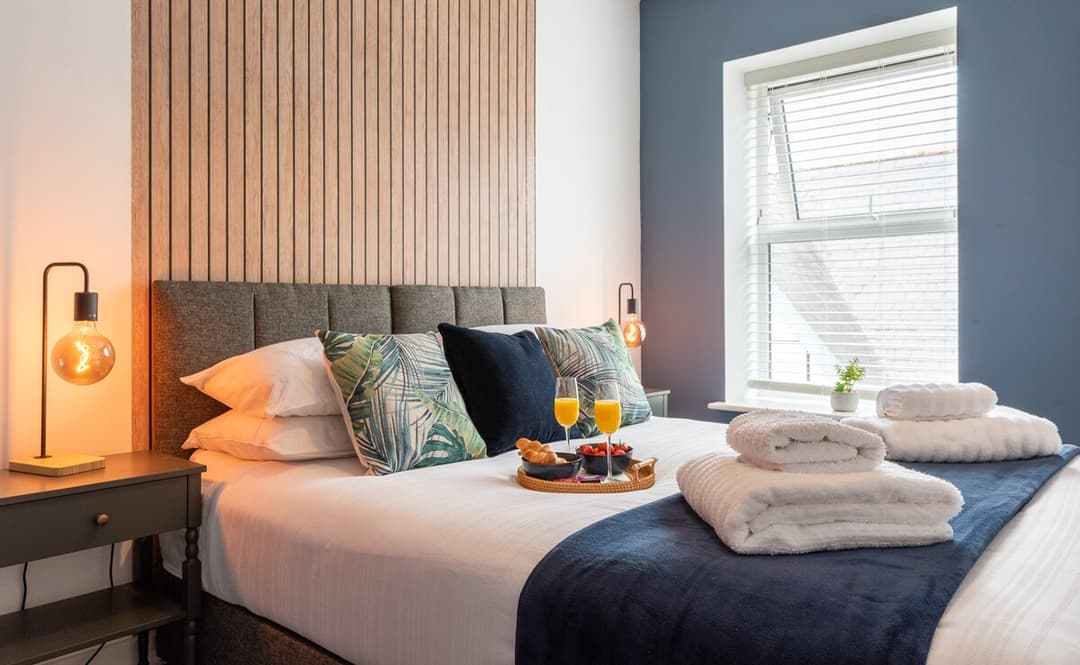 Stylish 1 Bedroom Central Apartment | Town Centre Ft 6 - View 10