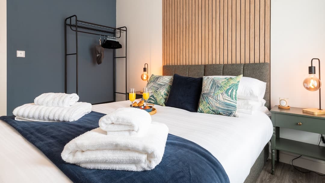 Stylish 1 Bedroom Central Apartment | Town Centre Ft 6 - View 11