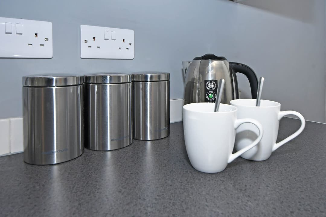 Spacious 5 Bedroom Modern Home In Crewe - View 12