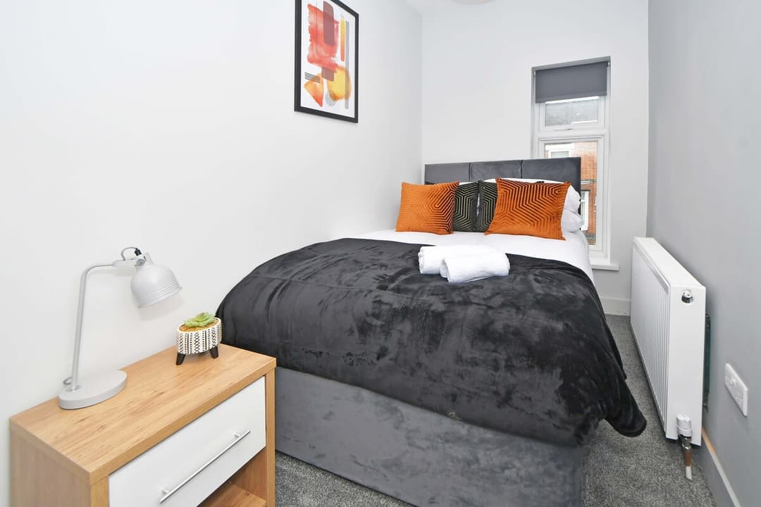 Spacious 5 Bedroom Modern Home In Crewe - View 17