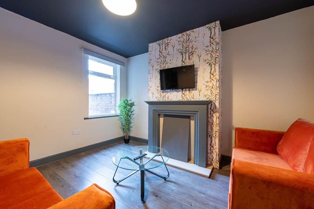 Warm And Cozy 4 Bedroom Home In Crewe - View 6