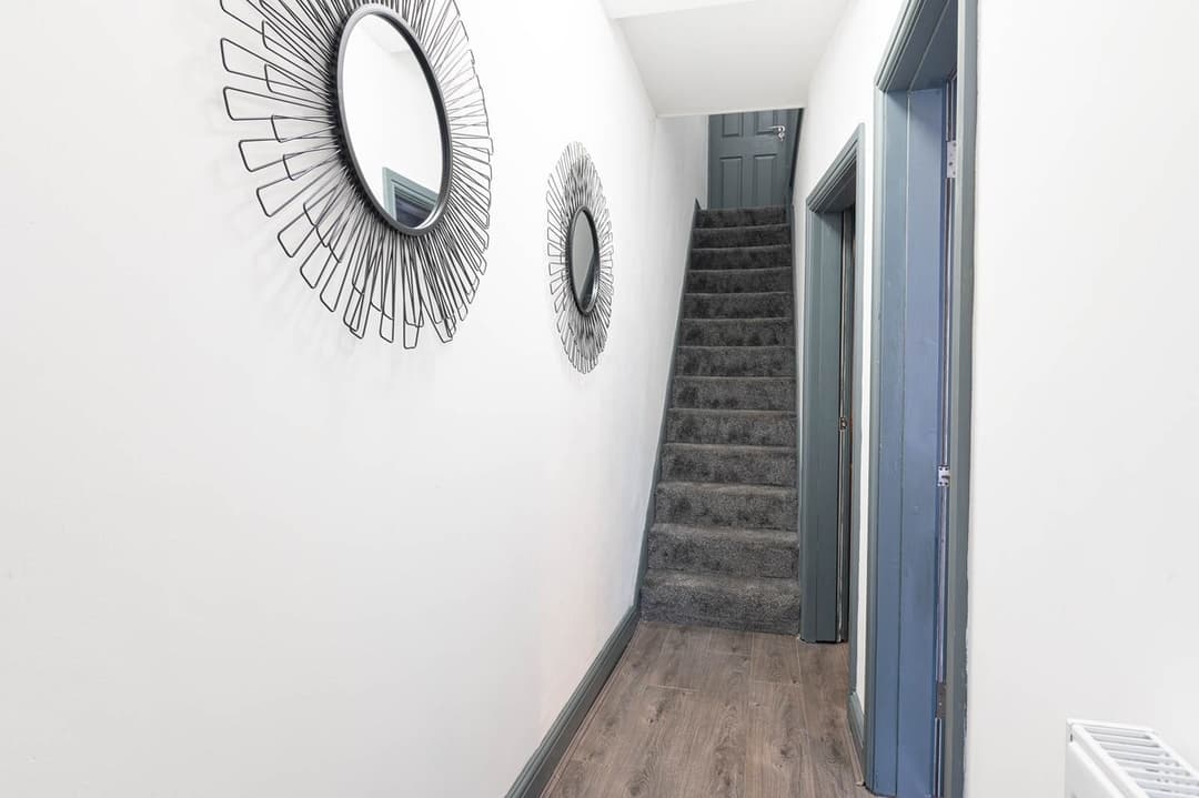 Warm And Cozy 4 Bedroom Home In Crewe - View 8