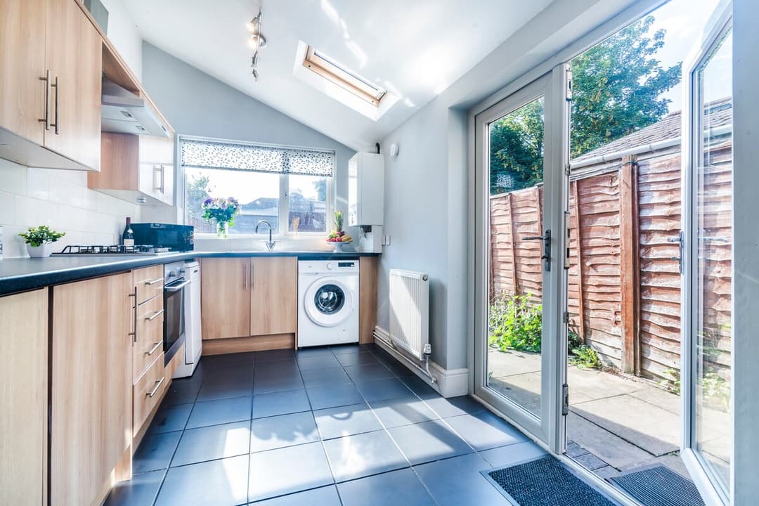 Cozy 4 Bed Home In Birmingham For Trade Stays - View 8
