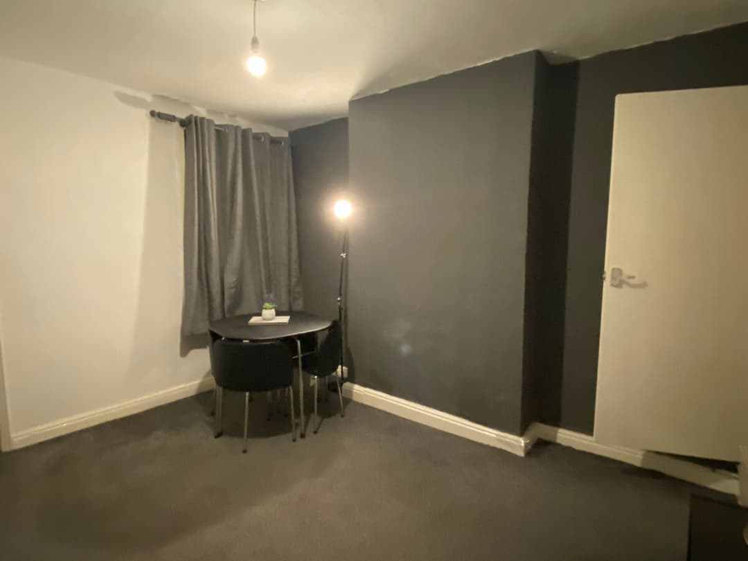 2 Bed House | Ideal for Relocation | Garden | Wifi - View 11