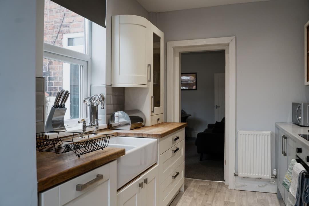 Modern 4 Bedroom House In Crewe | Ideal For Contractors - View 31