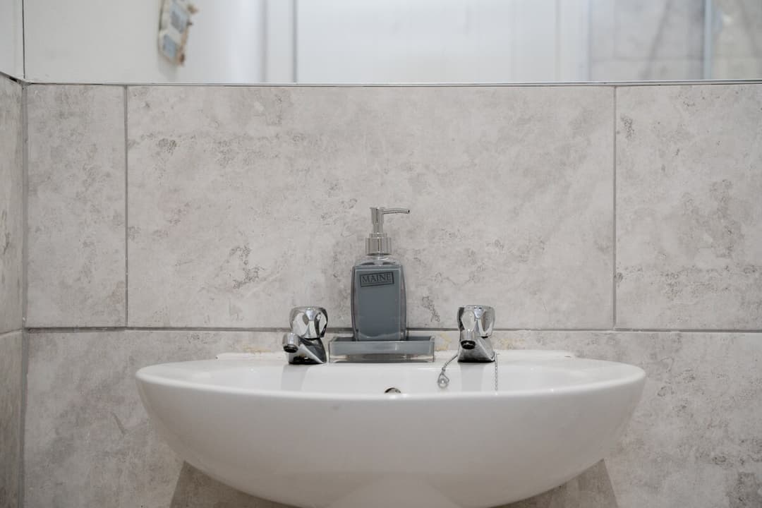 Modern 4 Bedroom House In Crewe | Ideal For Contractors - View 41