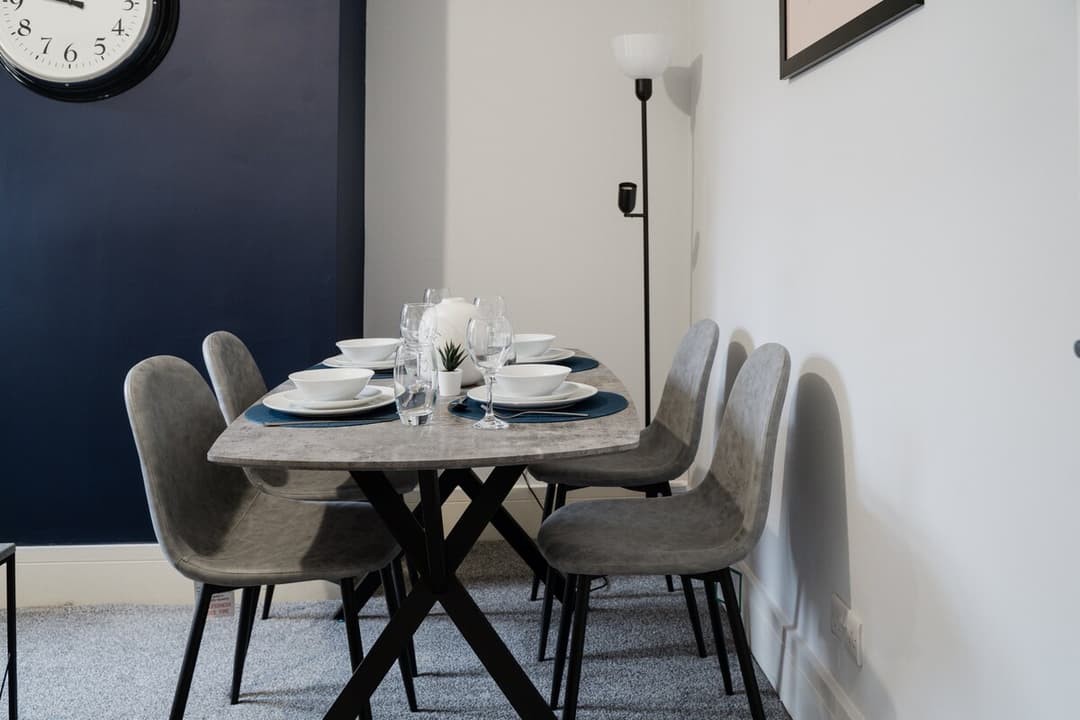 Modern 4 Bedroom House In Crewe | Ideal For Contractors - View 62